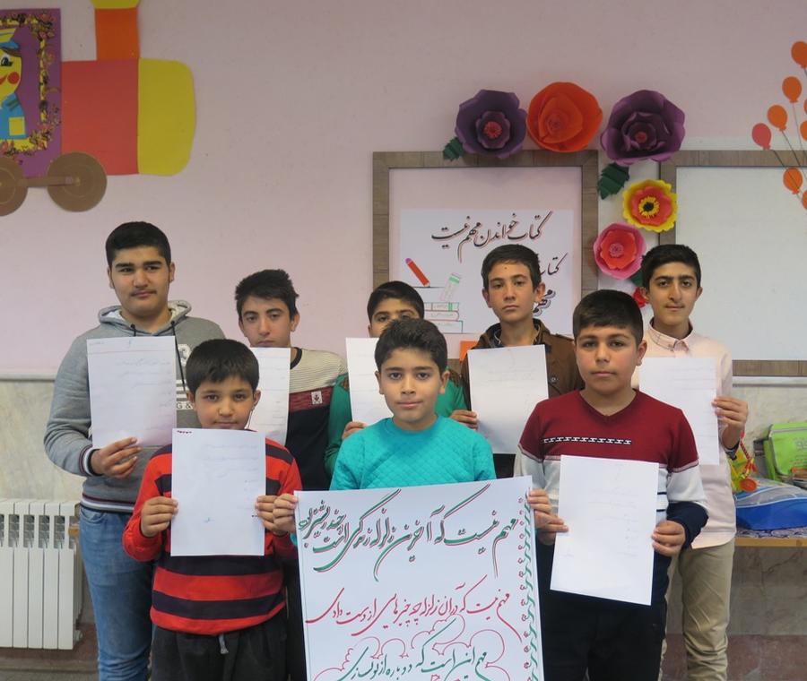 ابراز هم‌دردی اعضای مرکز خاکعلی کانون استان قزوین با کودکان زلزله زده -  کانون