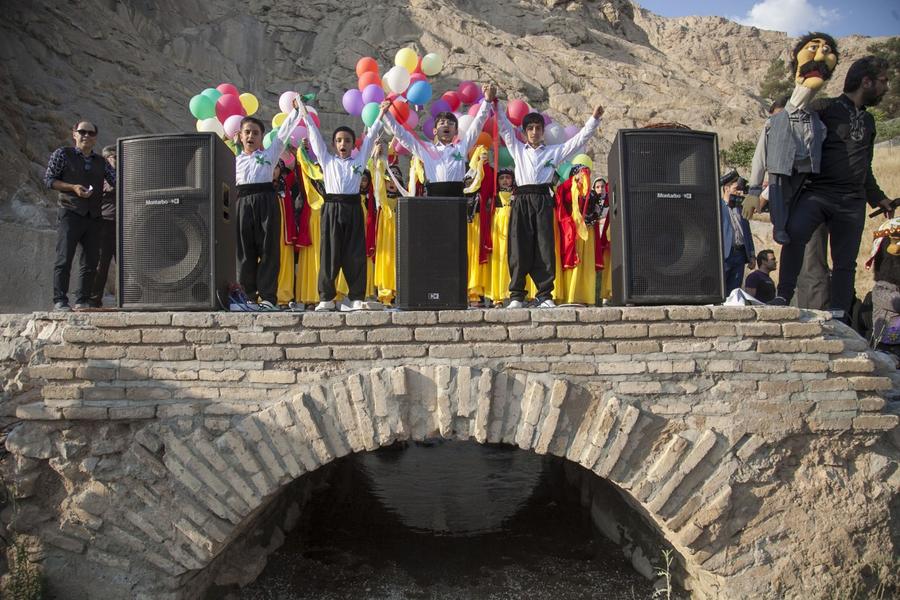 برگزاری آیین شادپیمایی عروسک‌ها هم‌زمان با دومین جشنواره ملی پویانمایی در کرمانشاه 