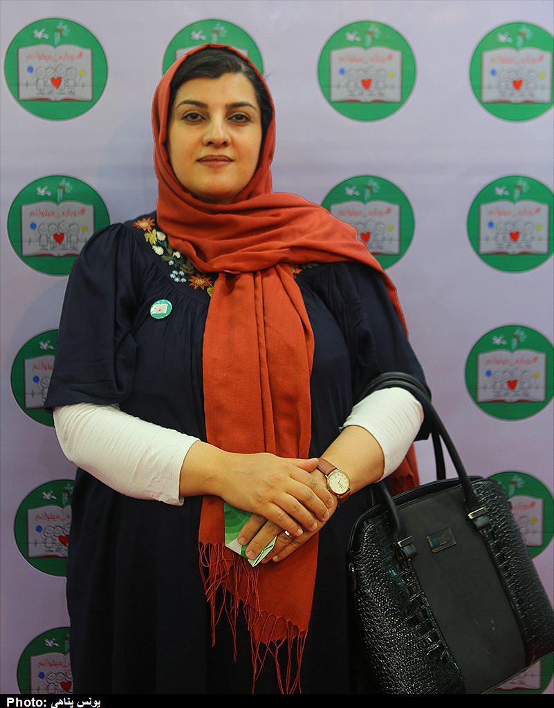 مهشيدالسادات کسايي نويسنده کودک و کارگردان انيميشن دولت به رشد کتابهای تالیفی کودک کمک کند